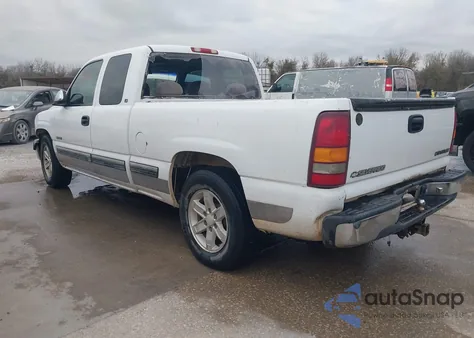 2000 Chevrolet Silverado 1500 Ls z USA, uszkodzony, nr VIN 1GCEC19T0YZ117357